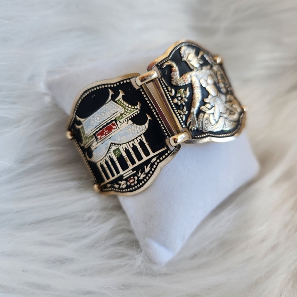 Vintage Traditional Motif Silver Tone Bracelet - Picture 5 of 12